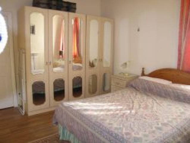 			3 Bedroom, 1 bath, 1 reception Flat			 Melrose Avenue, WILLESDEN GREEN NW2